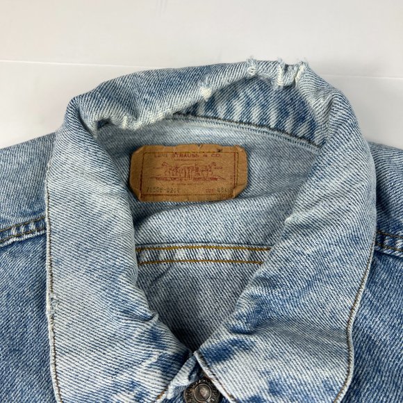VTG Levi's Jean Jacket Adult 48 Large Blue Trucker Faded Distressed Denim USA - Picture 4 of 16